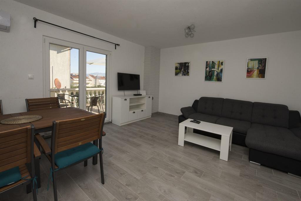 Apartment Jure Слатине Экстерьер фото