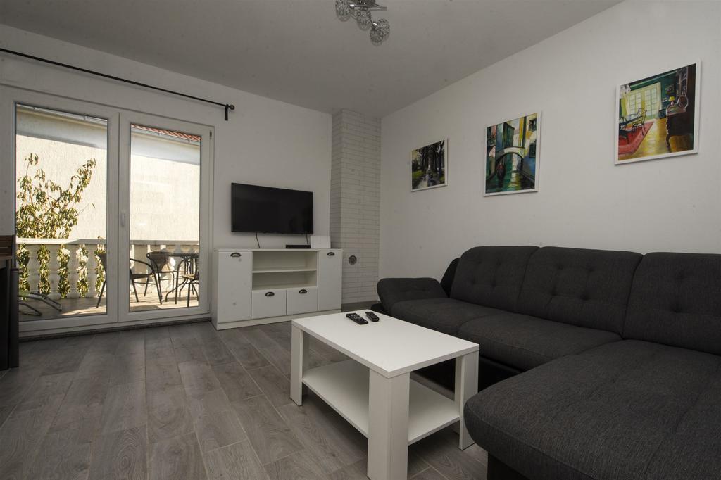 Apartment Jure Слатине Экстерьер фото